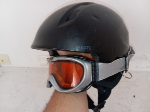 Kaciga za skijanje sa brilama 60-62 veličina XL