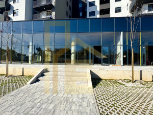 Iznajmljujemo poslovni prostor na prometnoj lokaciji, Lazarevo