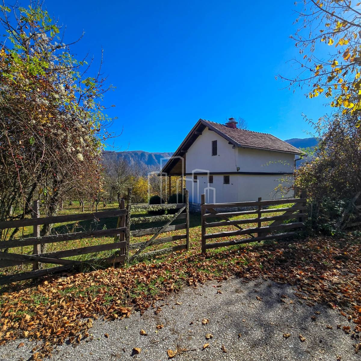 Vikendica 95m2 sa 7550m2 Zemljišta Hrenovica