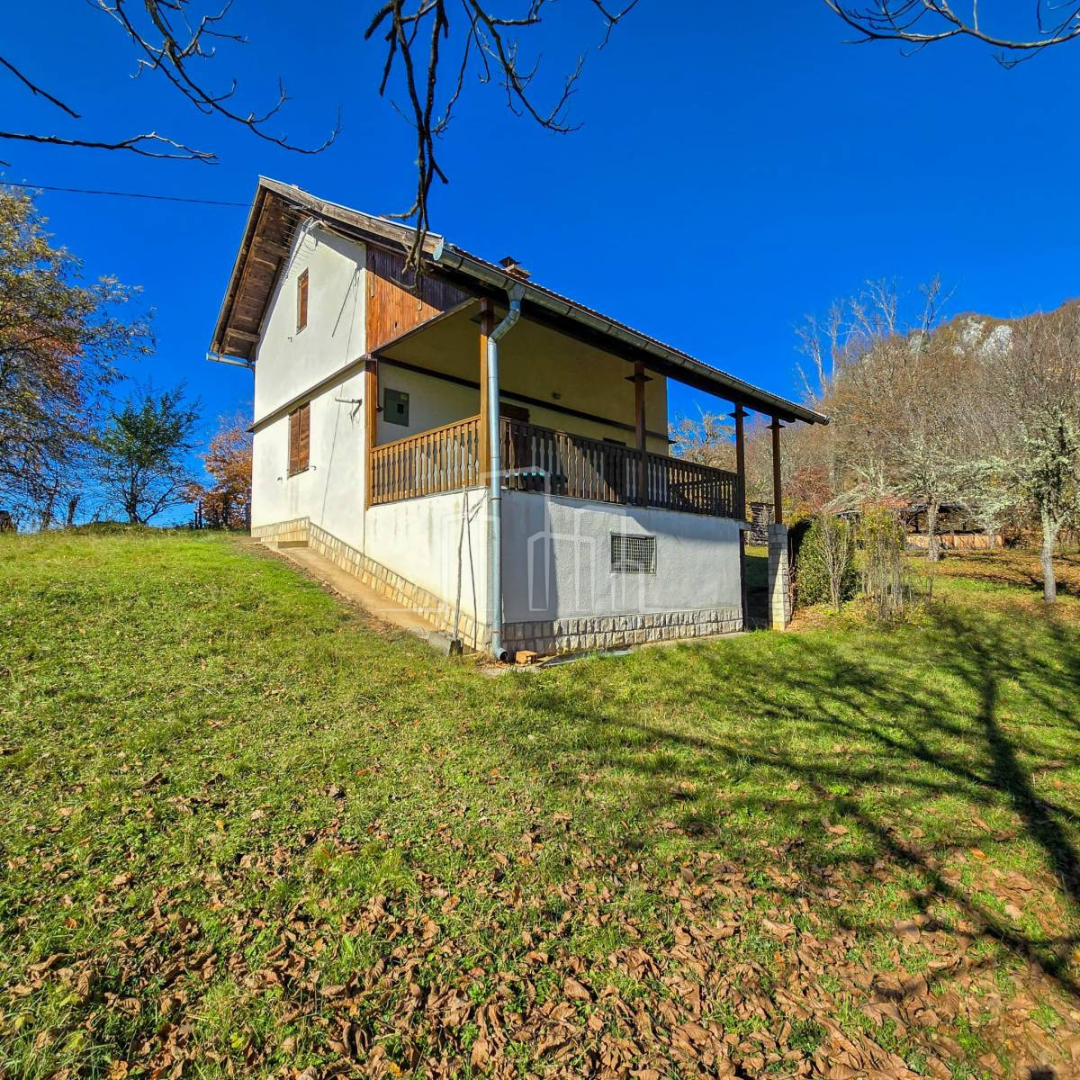 Vikendica 95m2 sa 7550m2 Zemljišta Hrenovica 3