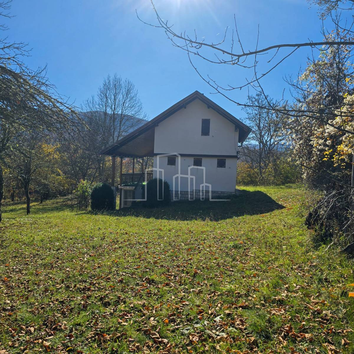 Vikendica 95m2 sa 7550m2 Zemljišta Hrenovica 5