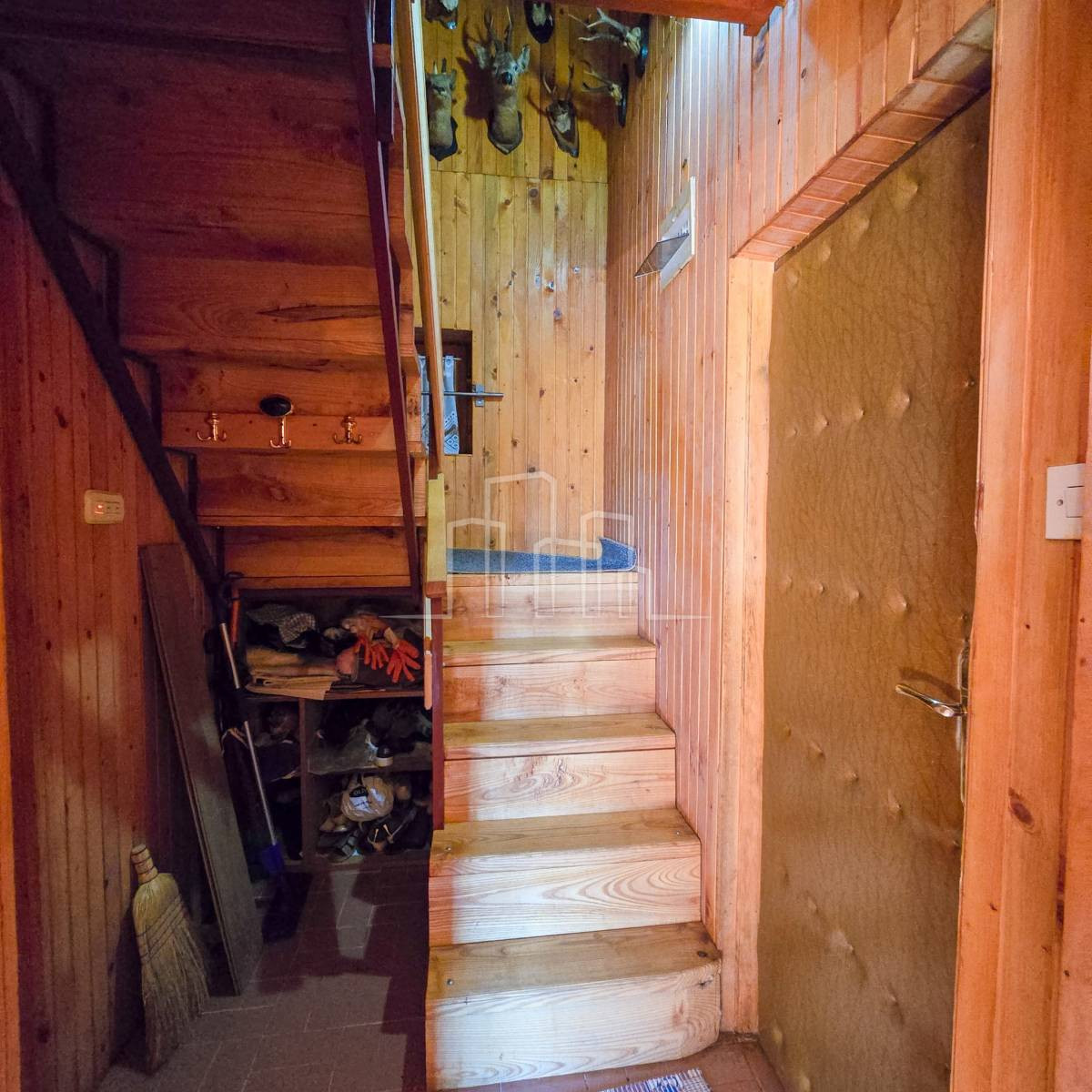 Vikendica 95m2 sa 7550m2 Zemljišta Hrenovica 14