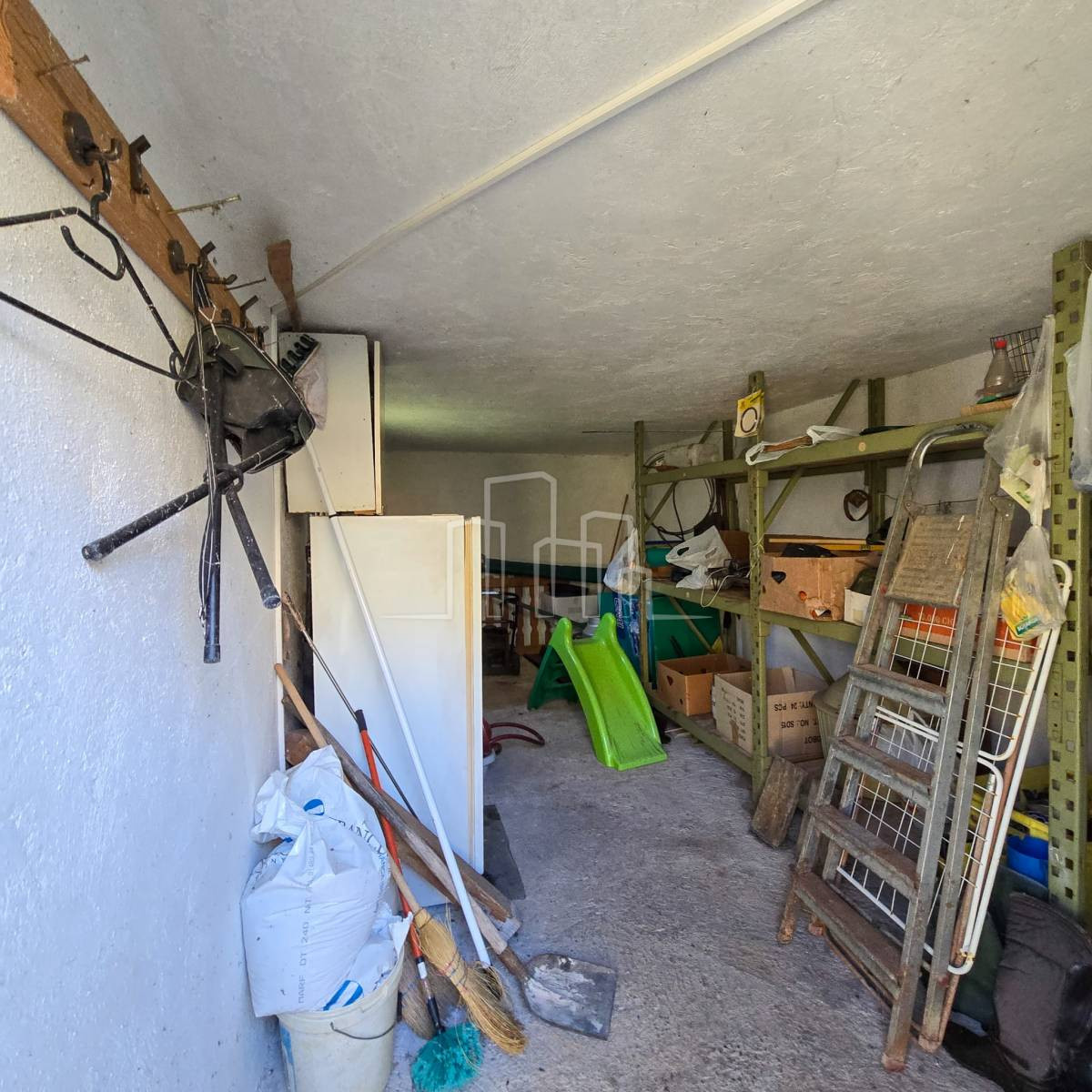 Vikendica 95m2 sa 7550m2 Zemljišta Hrenovica 19