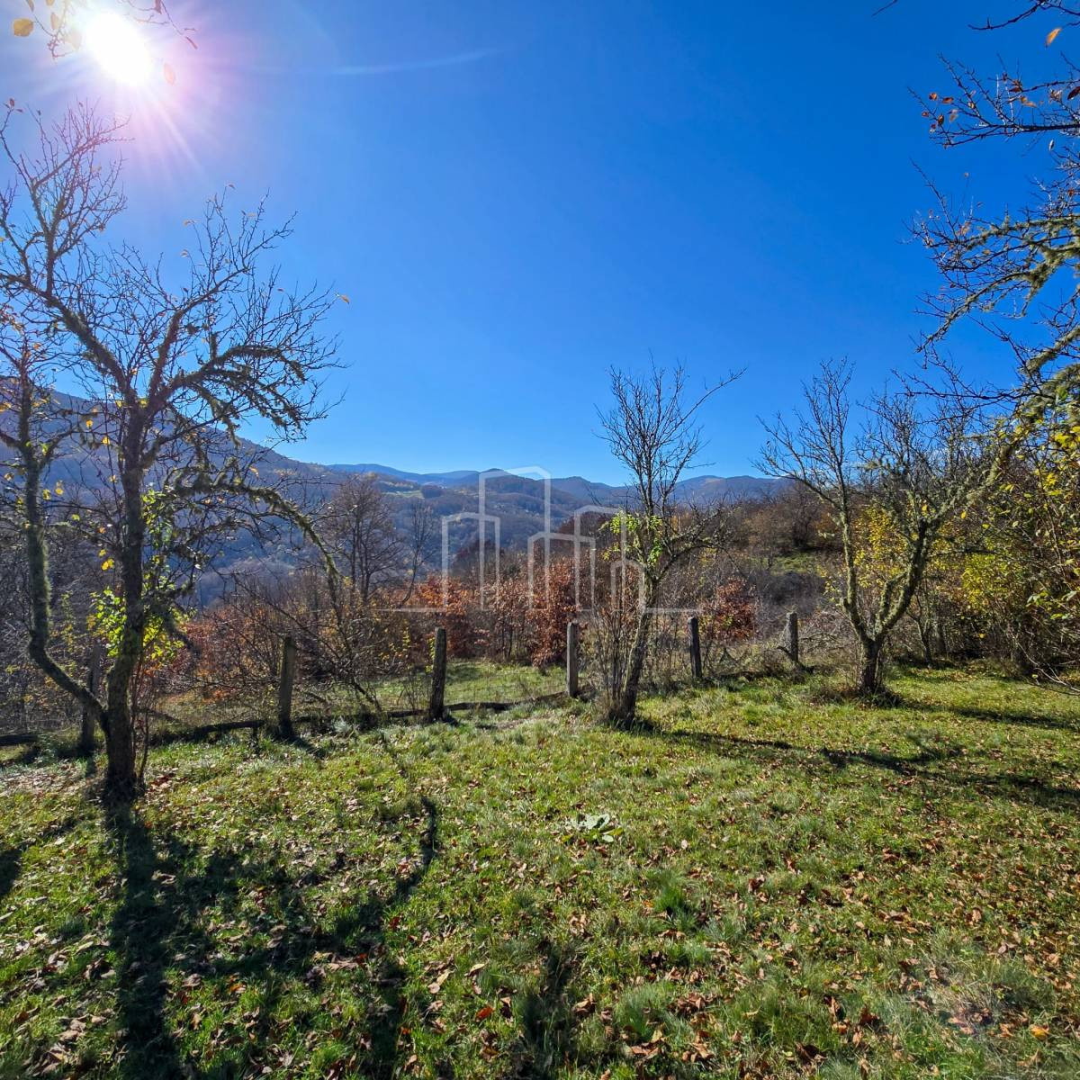 Vikendica 95m2 sa 7550m2 Zemljišta Hrenovica 25