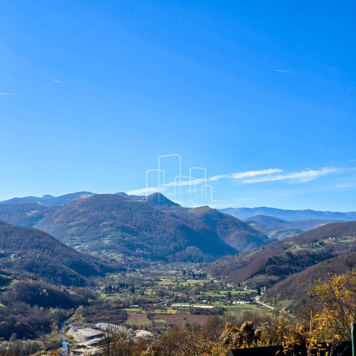 Vikendica 95m2 sa 7550m2 Zemljišta Hrenovica 28
