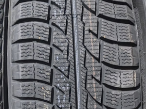 ZIMSKE GUME 175 70 13 AUSTONE