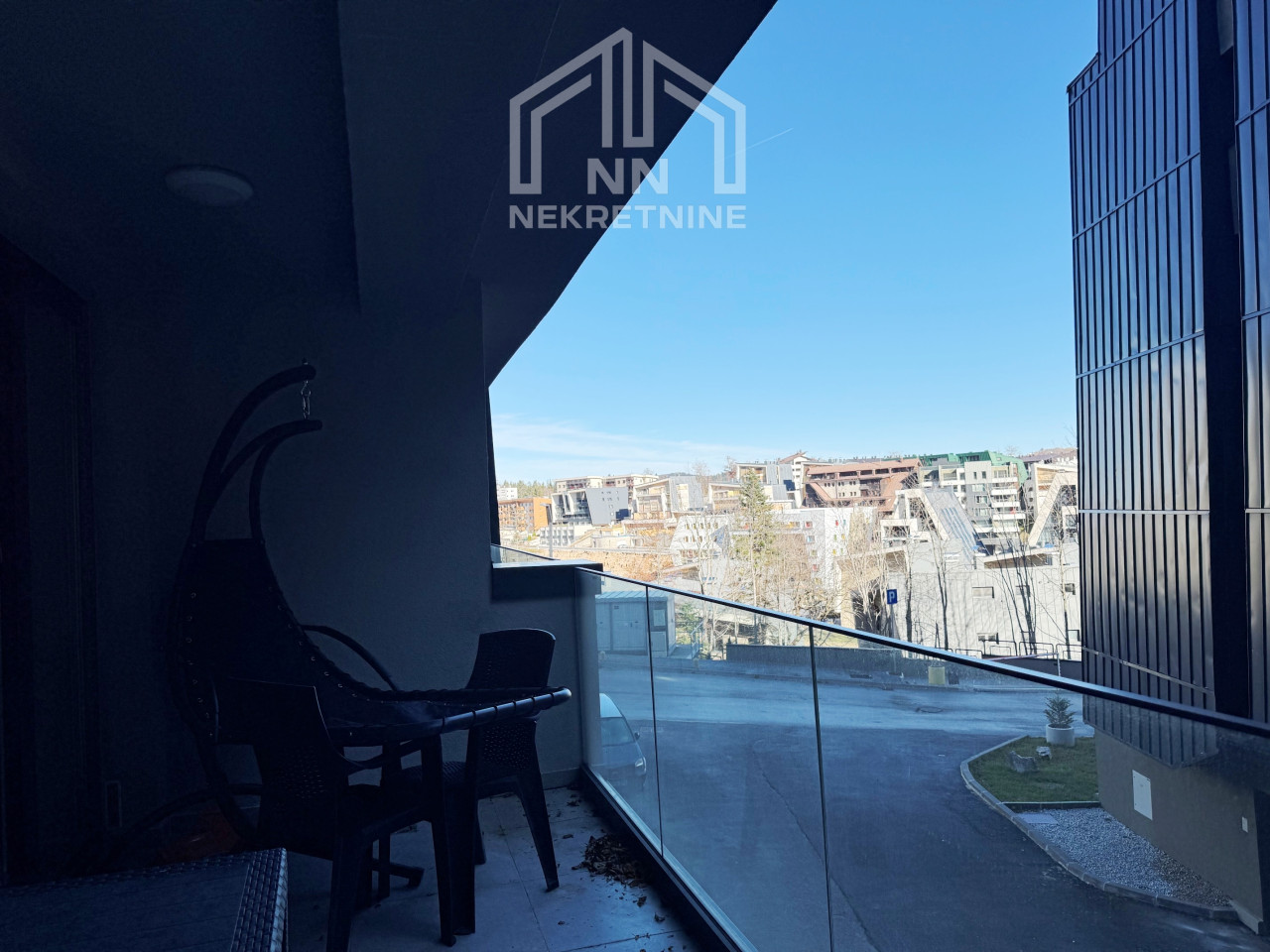 NN Nekretnine : Trosoban apartman sa garažom - Bjelašnica 13