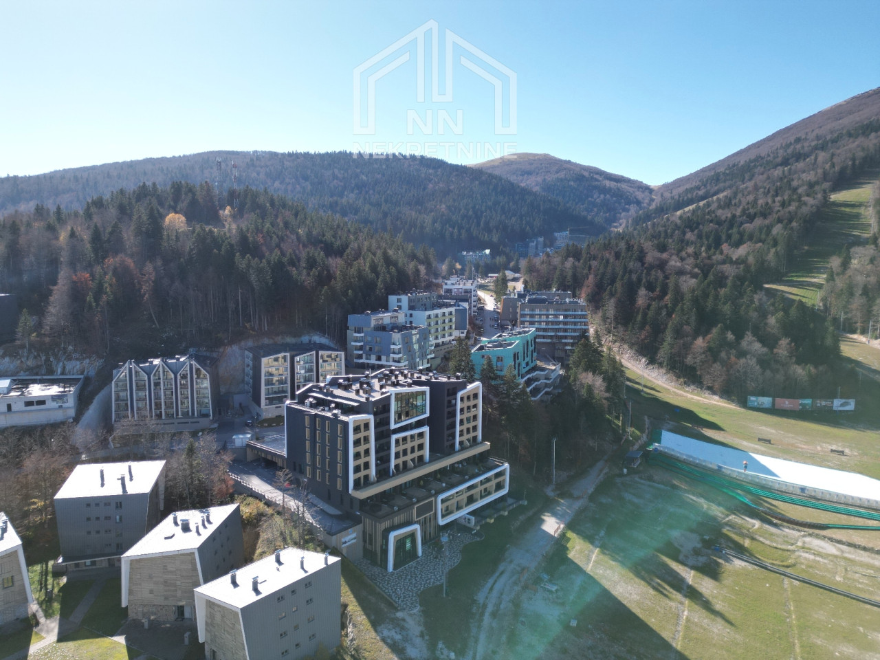 NN Nekretnine : Trosoban apartman sa garažom - Bjelašnica 22
