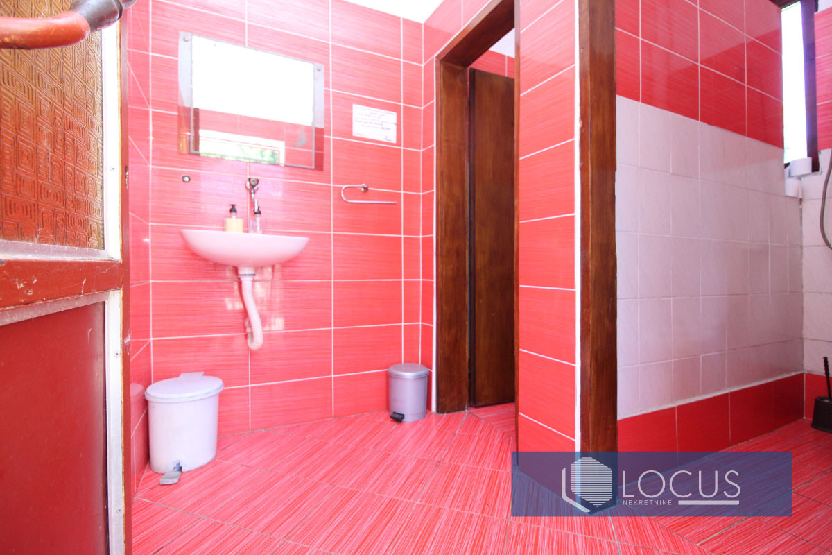LOCUS prodaje: Restoran sa motelom, Ilovice, Trnovo 7