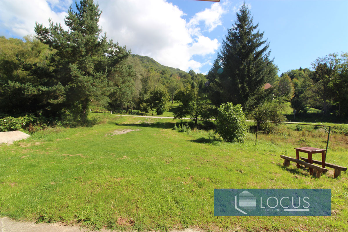 LOCUS prodaje: Restoran sa motelom, Ilovice, Trnovo 19