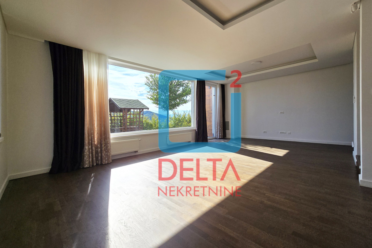 Luksuzna vila / kuća / 2 parking mjesta / Poljine Hills 2