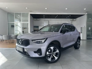 Volvo XC40 B3 MILD HYBRID PETROL PLUS DARK 163HP DEMO VOZILO