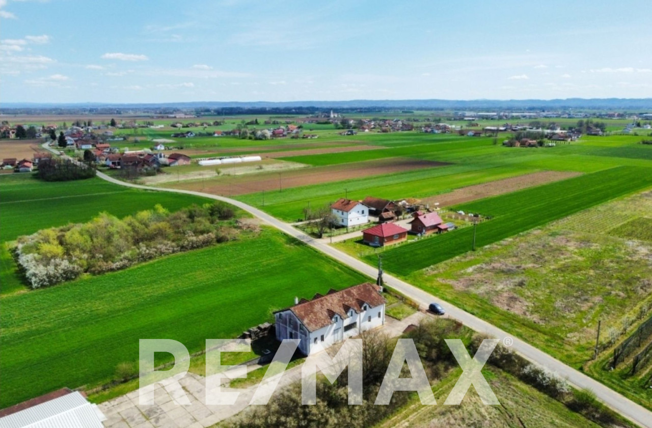 Poslovni kompleks - 938m2, 3 objekta, parcela 5243m2, Romanovci 3