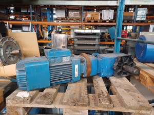 ELEKTRO MOTOR SA REDUKTOROM 2.2kW