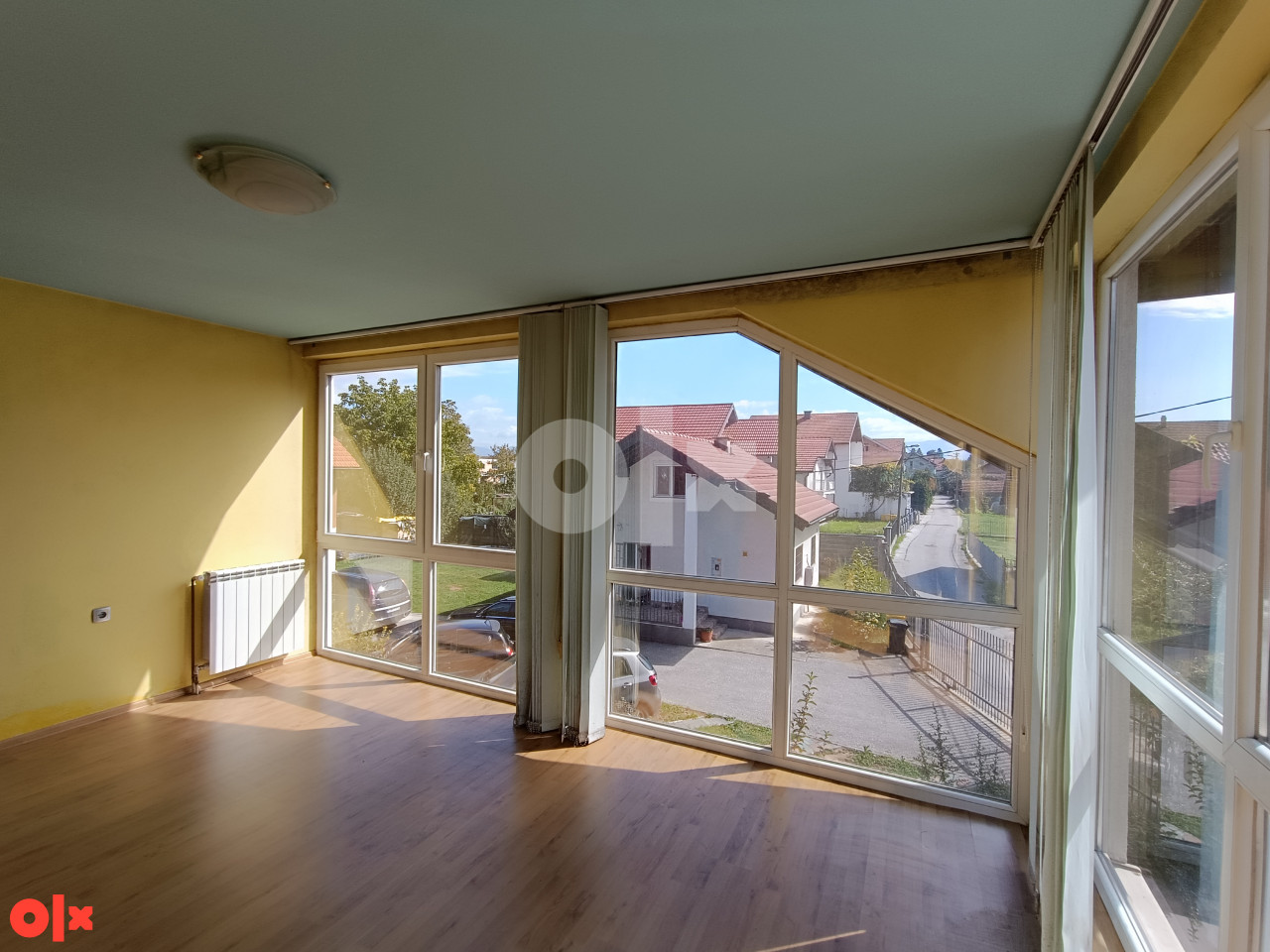 Kuća  250 m2 parcela 409 m2 Doglodi Stup 13