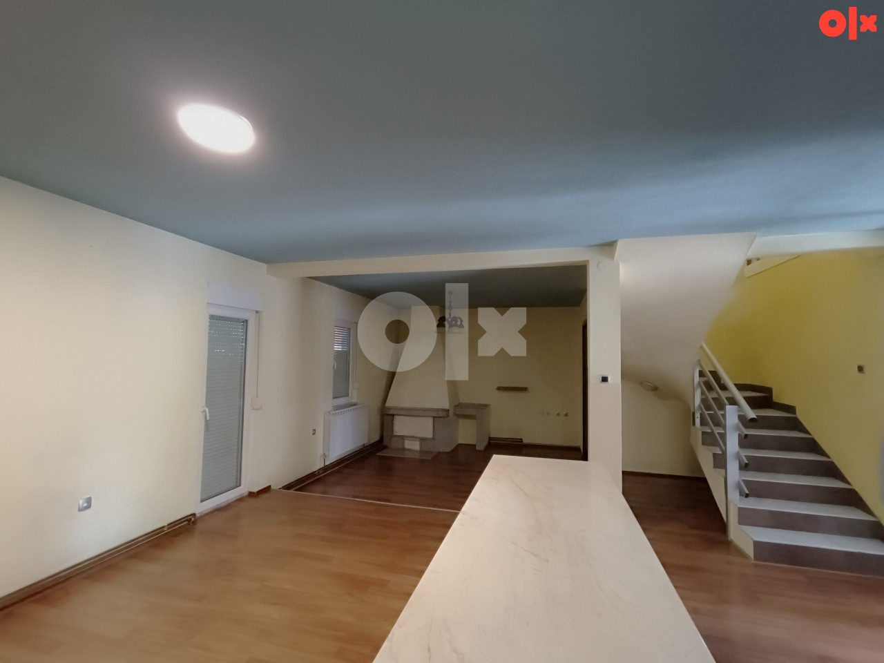 Kuća  250 m2 parcela 409 m2 Doglodi Stup 10