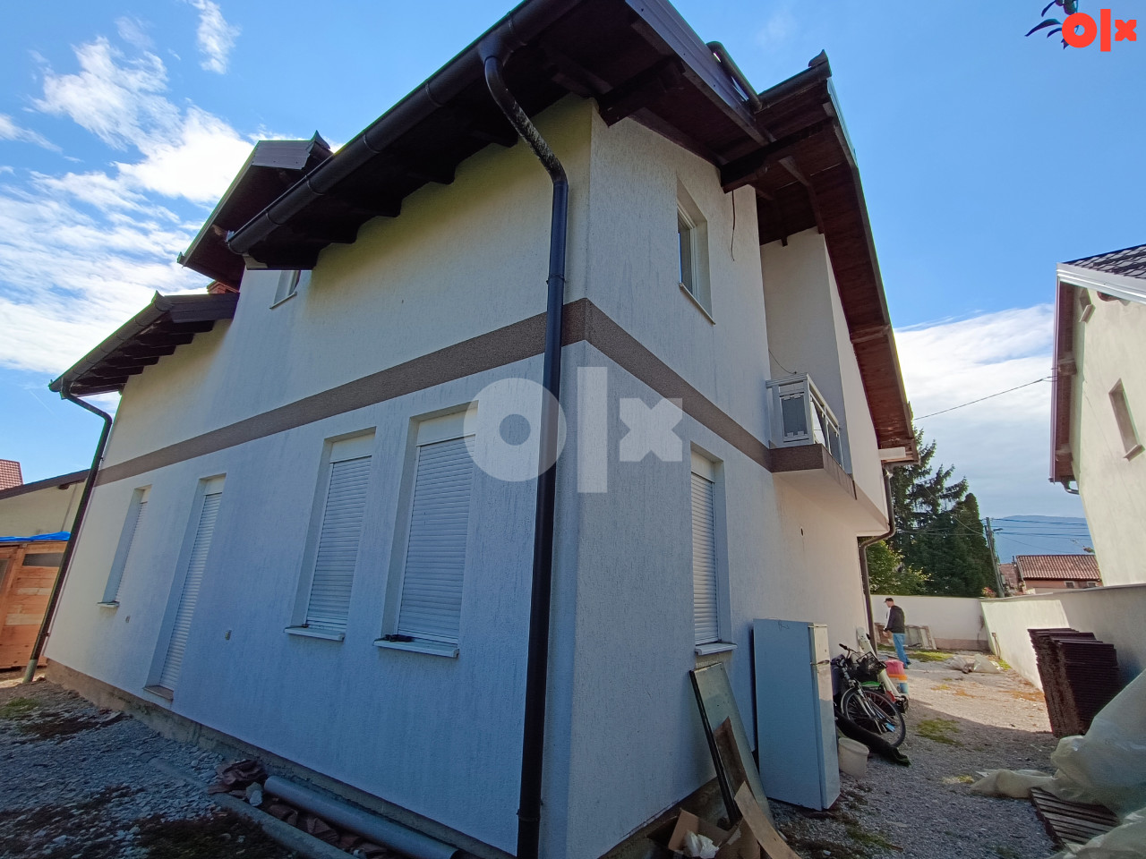 Kuća  250 m2 parcela 409 m2 Doglodi Stup 8