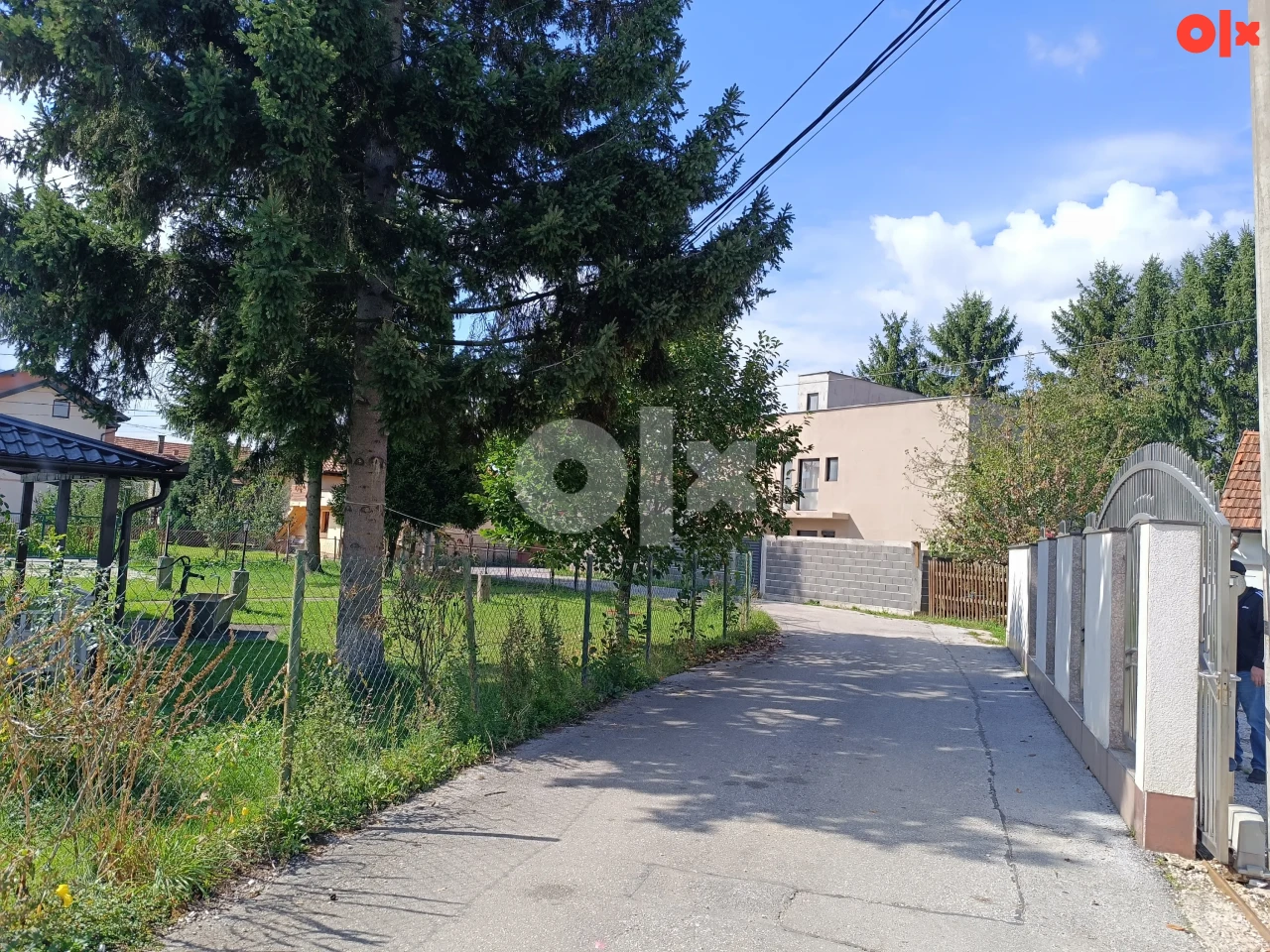 Kuća  250 m2 parcela 409 m2 Doglodi Stup 9