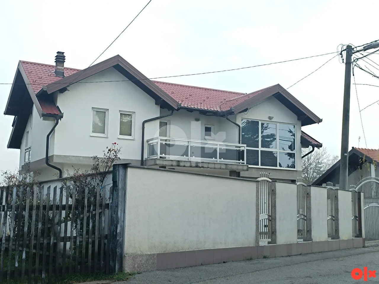 Kuća  250 m2 parcela 409 m2 Doglodi Stup 2