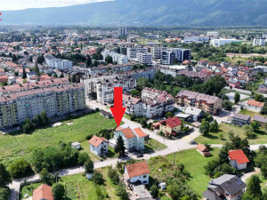 Kuća na tri sprata sa garažom i poslovnim prostorom/Otes/ photo 2
