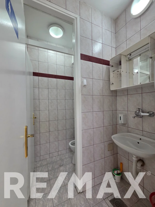 Poslovni prostor 127m2, 5 prostorija, Zanatski centar Jevrejska 14
