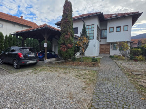 Kuća Ilidža, Butmir porodična vila 430m2 sa placem 1070m2