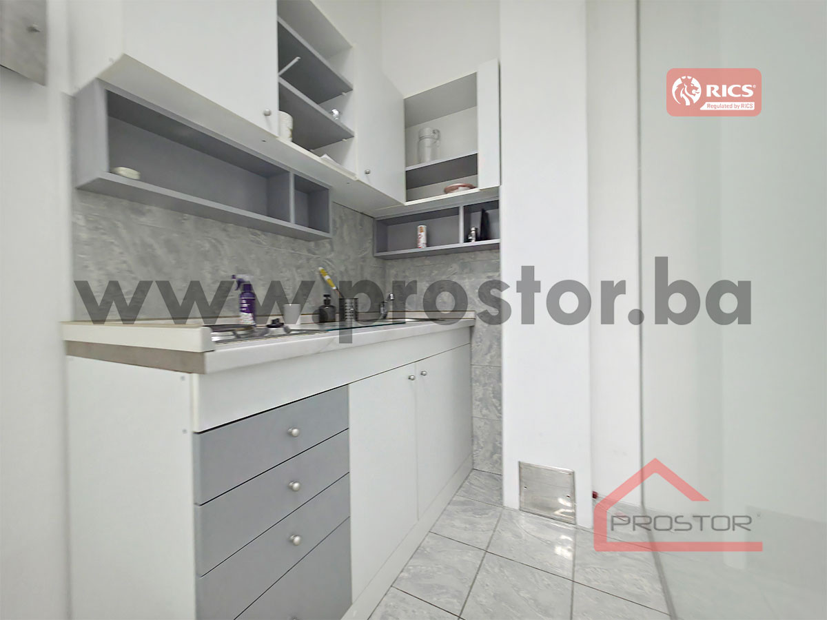 PROSTOR izdaje: Poslovni prostor, 77m2, Bjelave 7
