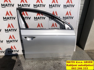 Vrata prednja DESNA VW Passat B7 2011