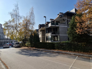 Trosoban stan Breka prodaja GARAŽA