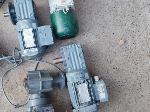 Elektromotori sa reduktorom za mašinu za meso