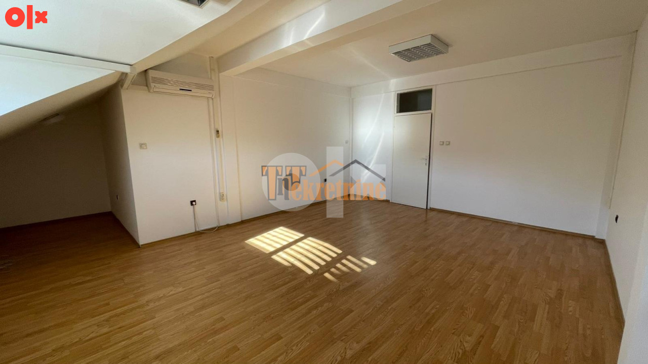 Poslovni prostor  210 m2 - Centar 8