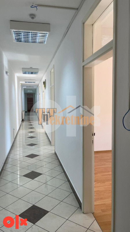 Poslovni prostor  210 m2 - Centar 5