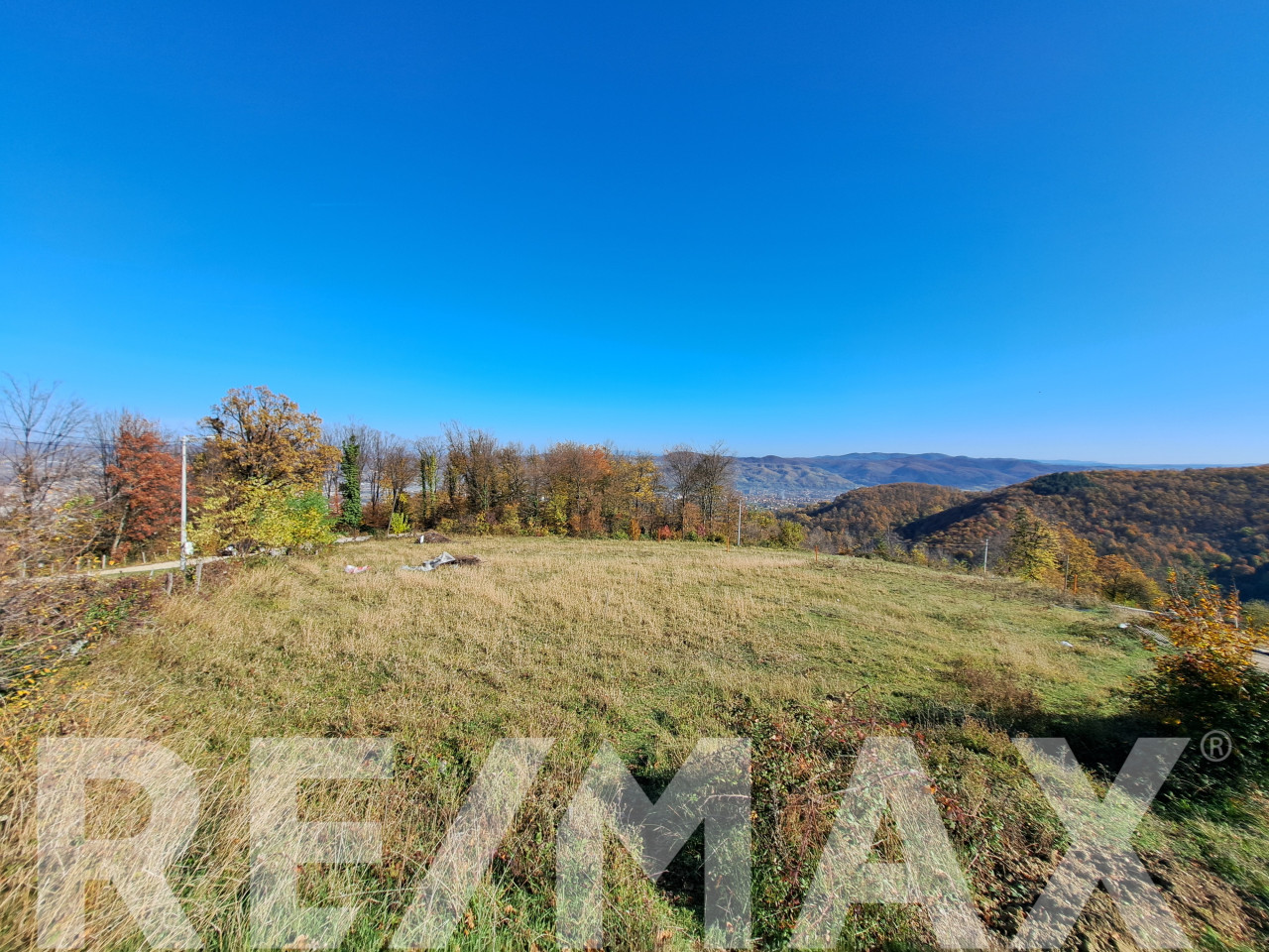 PRODAJA ODLIČNOG PLACA ZA KUĆU ILI VIKENDICU 2382m2