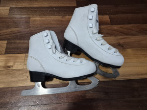 Klizaljke za umetničko klizanje EXTEND Snowwhite Girl 27