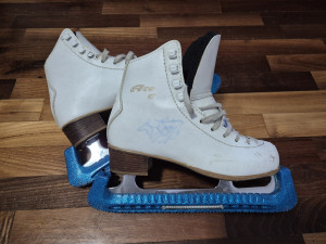 Klizaljke za umetničko klizanje Graf Ace 3 1/2 (EU 36)