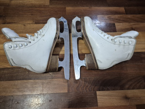 Klizaljke za umetničko klizanje Graf Prestige 1 1/2 (EU 33)