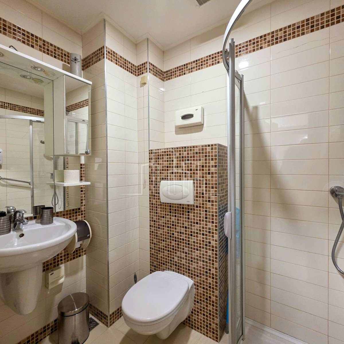 Apartman opremljen 49m2 sa garažom ApartHotel Jahorina 19