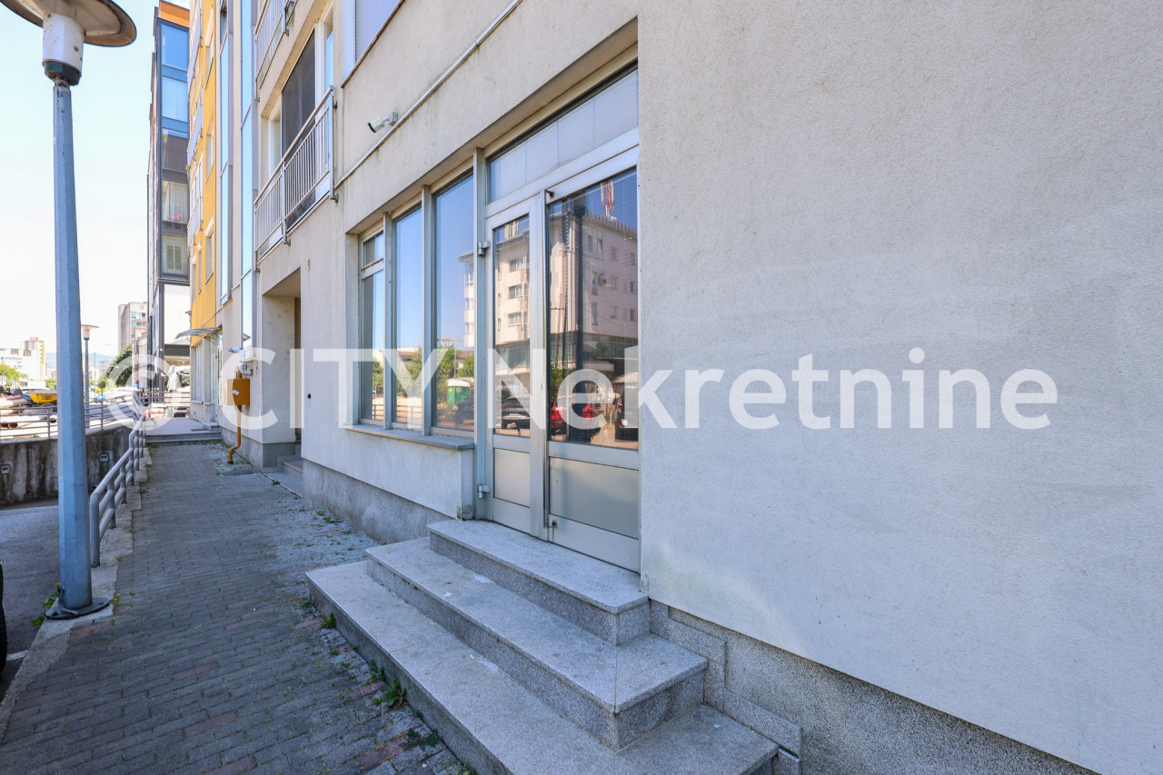 Poslovni prostor - Novi Grad - Otoka - 29 m2