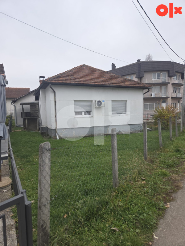 Dvije kuće u centru grada
