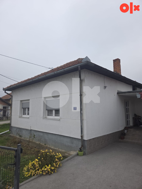 Dvije kuće u centru grada 2