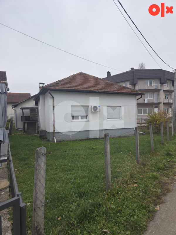 Dvije kuće u centru grada 4