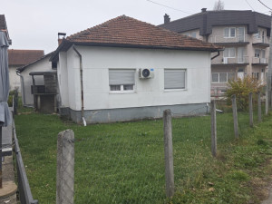 Two houses in the city center. Opportunity to buy one house read
