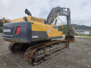 Bager EC300DL u 3 metra polovan - 062 979 147