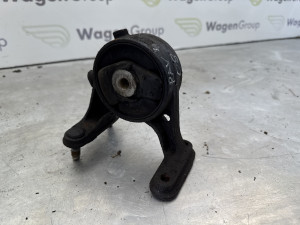 Nosac motora Toyota RAV4 (fotografija 2)