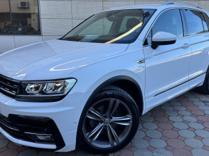 VW Tiguan 2.0 TDi 150ks DSG 4x4 "R-LINE" Full LED Kamera Navi