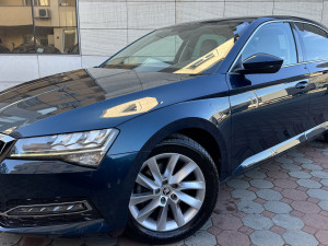 ŠKODA Superb 2.0 DSG "STYLE" LED Kamera Alkantara Facelift 20G