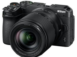 ..Nikon Z30 + 18-140