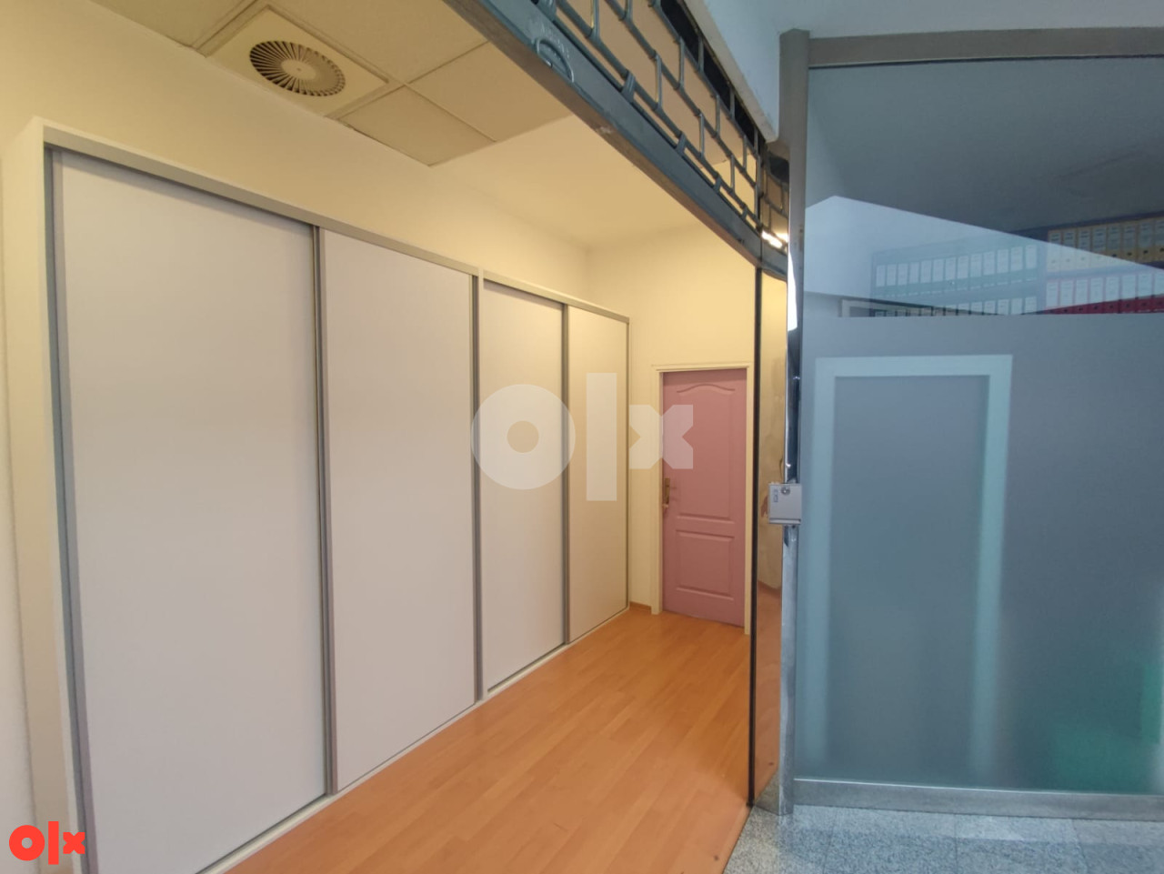 Tri poslovna prostora Ilidža, 3x100m2 / Mellain 3