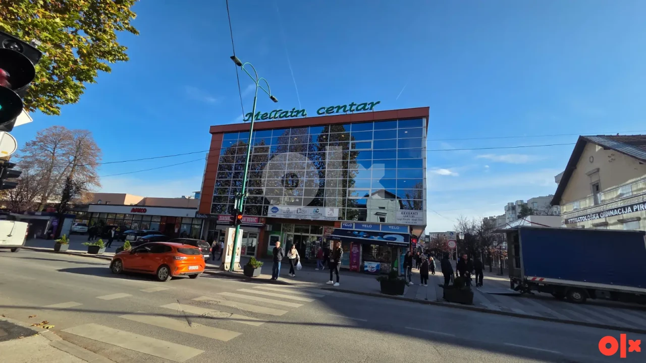 Tri poslovna prostora Ilidža, 3x100m2 / Mellain