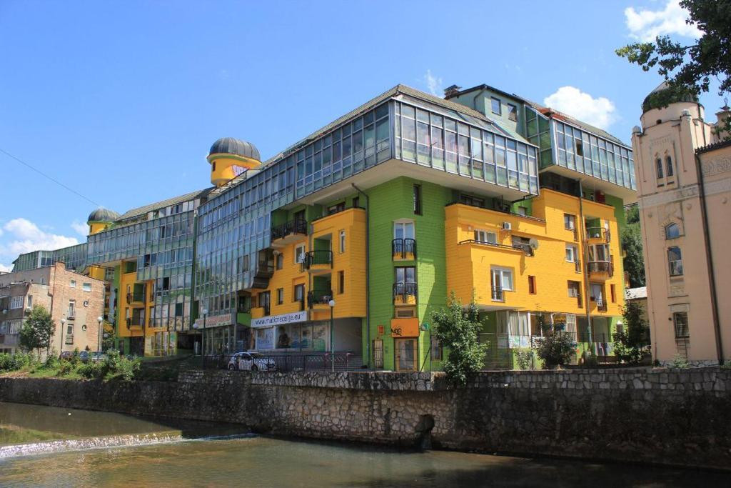 NN Nekretnine : Poslovni prostor 60m2 - Stari Grad - Papagajka